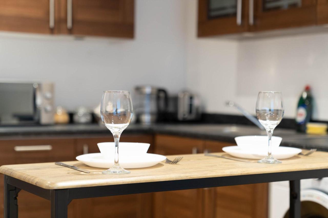 Two Bedroom Apartment-One Choice Stays- Jewellery Quarter Birmingham Extérieur photo